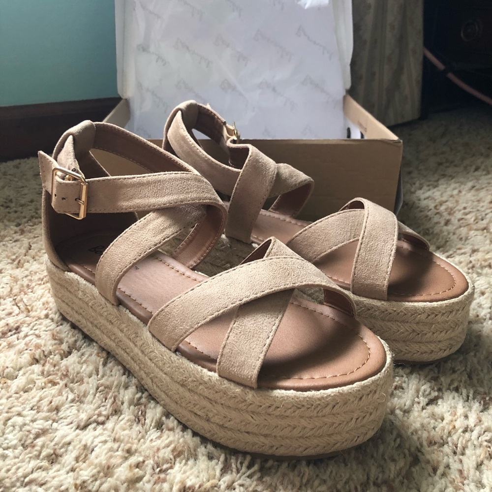 Nude Flatform Sandals | NWT | 9